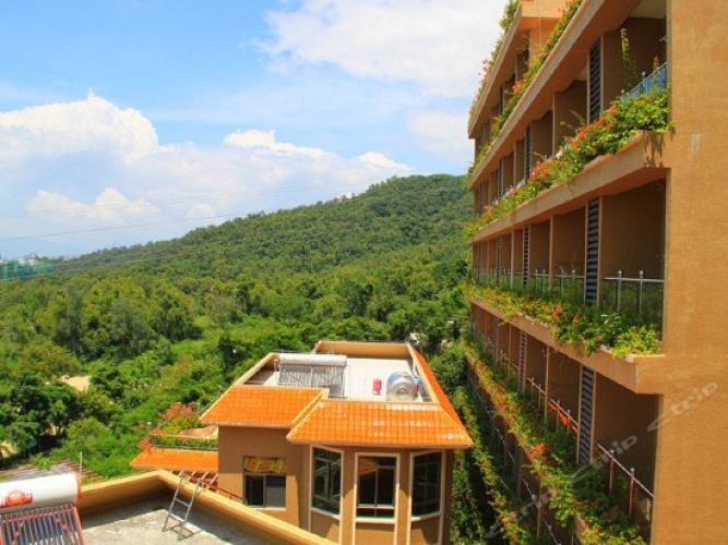 Spring Holiday Hotel