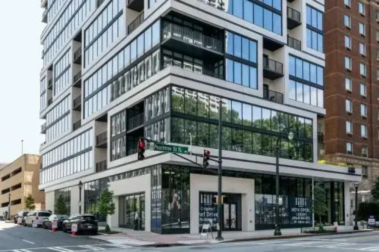 Stay Alfred at Lilli Midtown