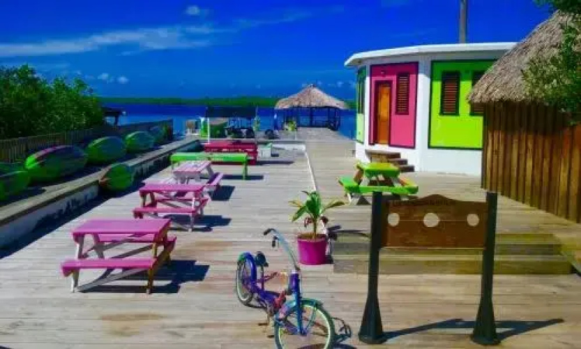 The Venue - Utila