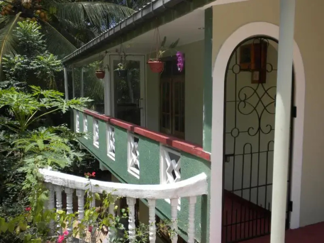 Hill Crest Home Hanthana