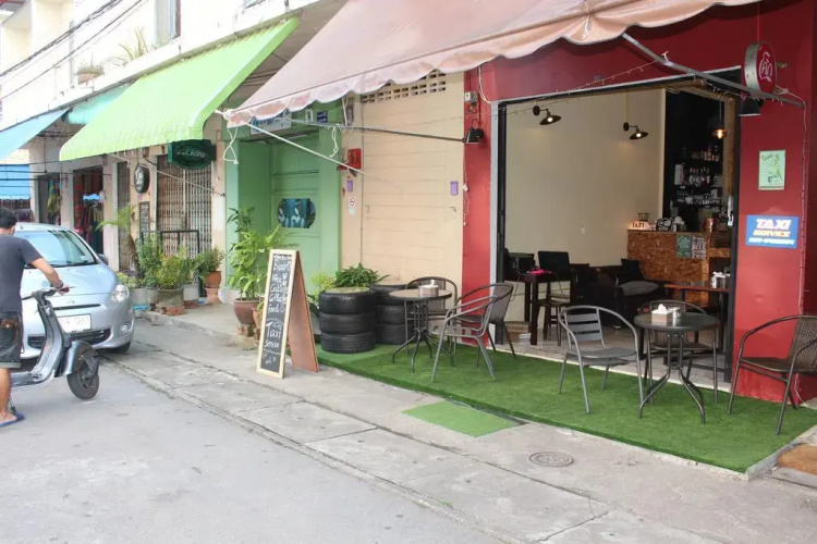 Follow Your Heart Hostel & Cafe