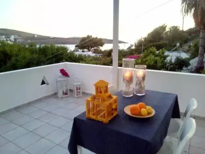 En Lefko Kythnos