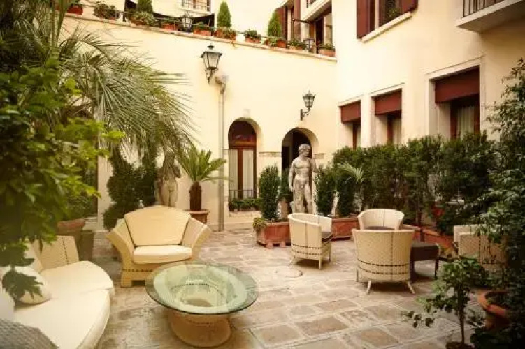 Paruta House