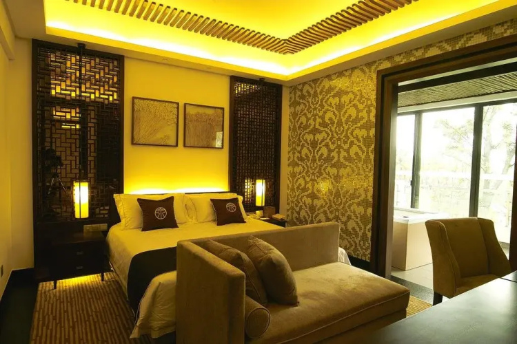 Huanxiu Resort And Spa