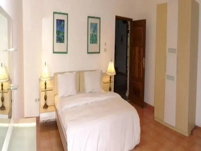 White House Negombo