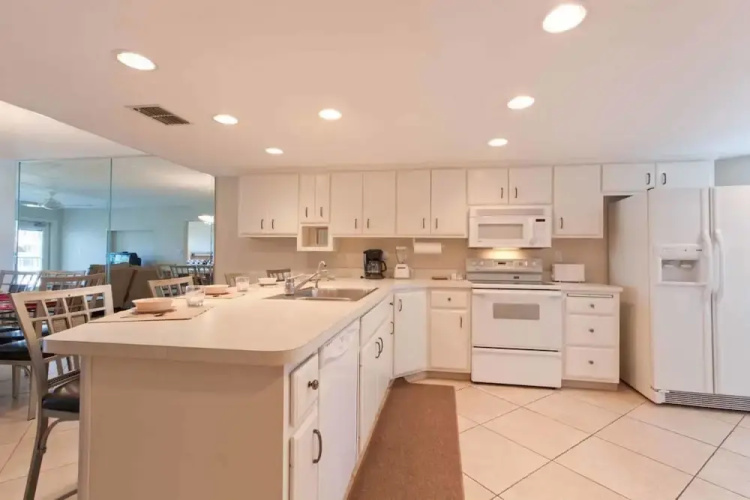 Saida IV Condominium 206