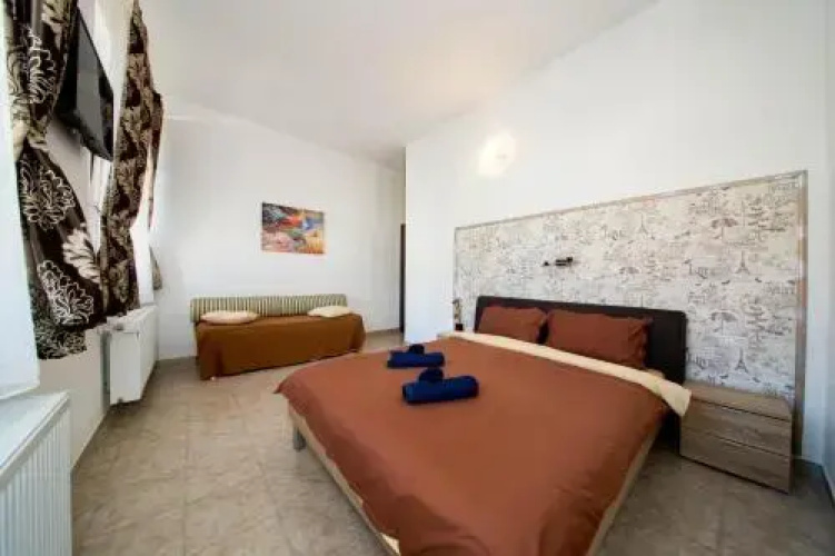 Boul Rosu Residence