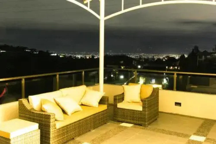 Daily Home Villa Dago
