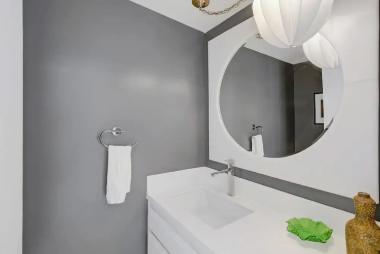 411 West Arenas Road Condo Unit 7 by RedAwning