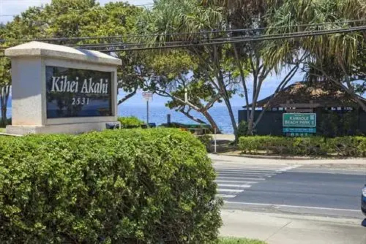 Kihei Akahi D-211