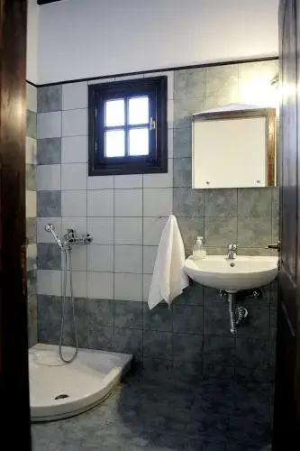 Anna Rooms