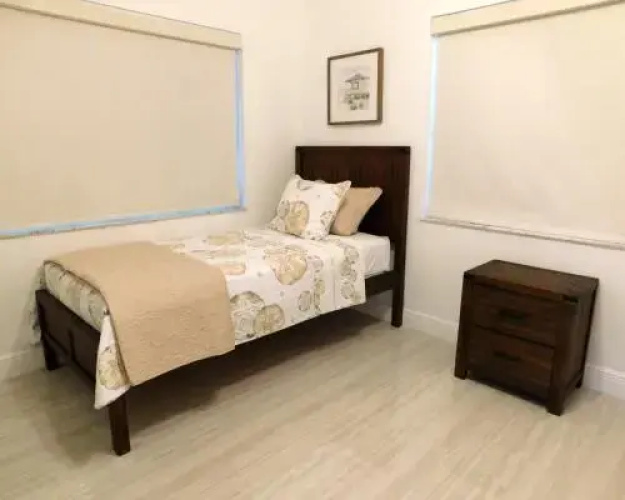 Modern Monroe 4/2 for 10 Heated Pool