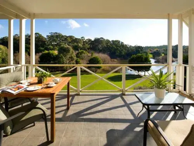 Lakeside Suites 2