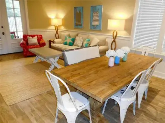 2491 Bungalo - 4 Br home by RedAwning