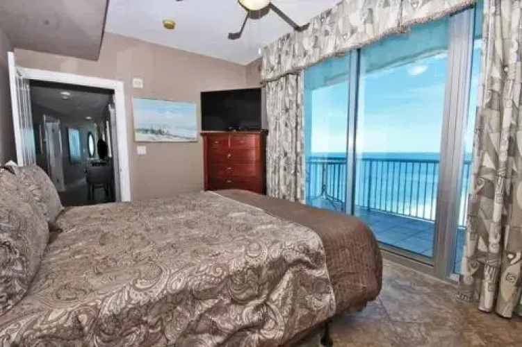 Island Tower 2203