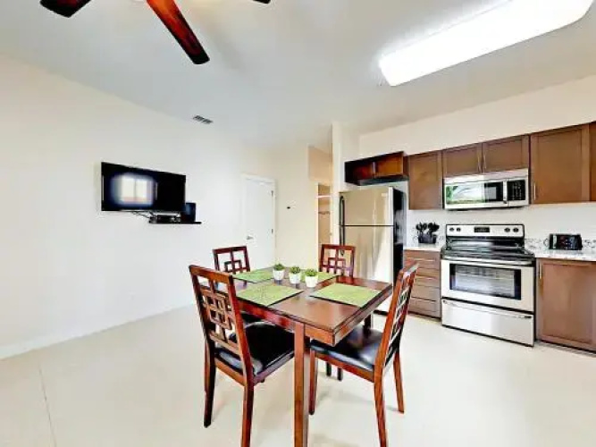 128 E Amberjack Condo Unit 2 - 2 Br condo by RedAwning