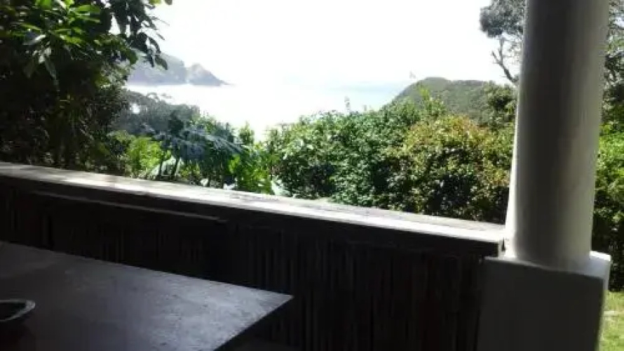 Delicious Monster Seaview Cottage