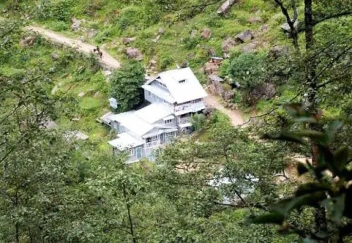 Hotel Shovraj