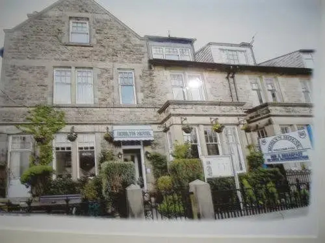 Roslyn House