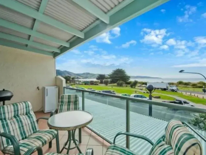 The Beach Lounge Holiday House