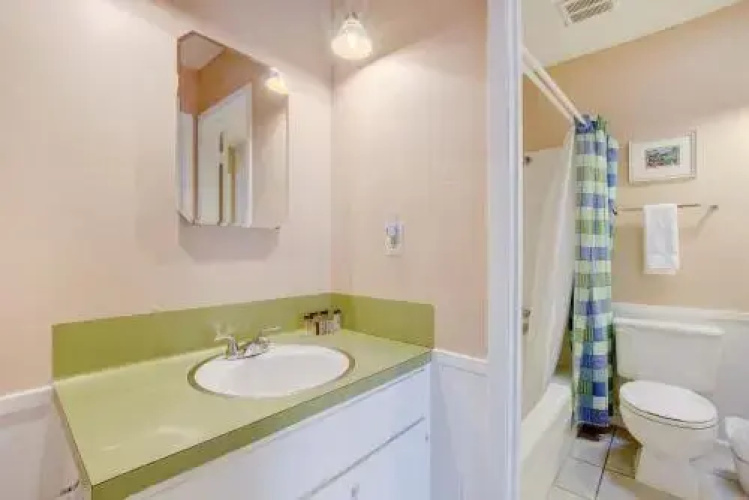 907 E Live Oak St Townhouse Unit 1 and 2