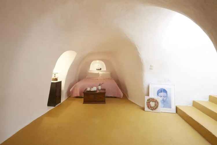 Kristy Cave House