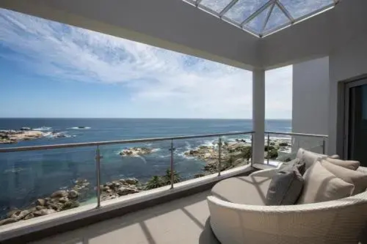 62 Camps Bay