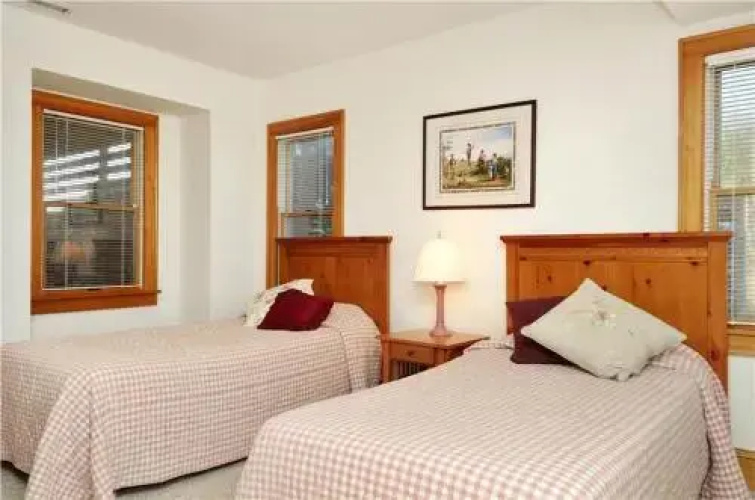 Enter Sandman 438 - 6 Br Home