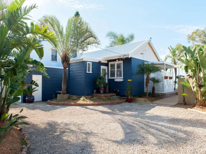 Sandy Point Road, 6, Mermaids Rest