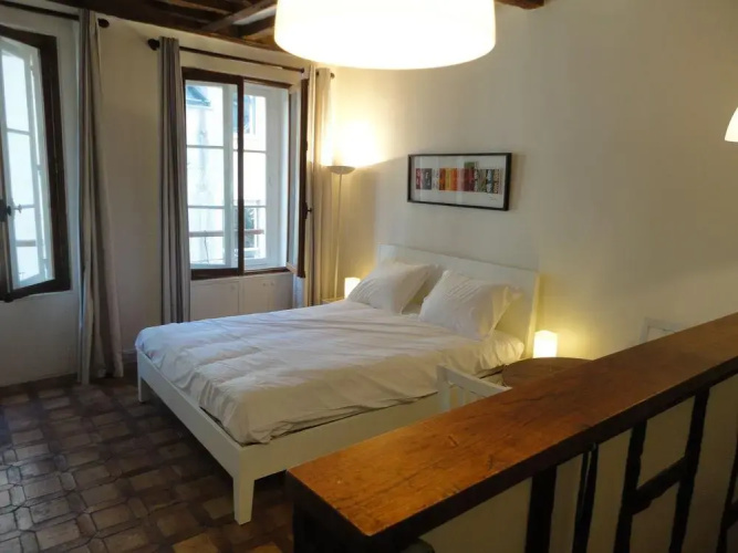 Apartments - Into Paris