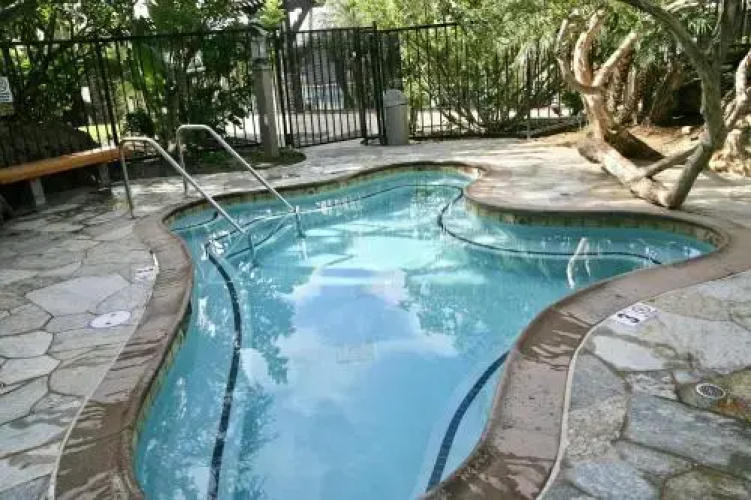 Breakwater Bungalow - 2 Br Condo