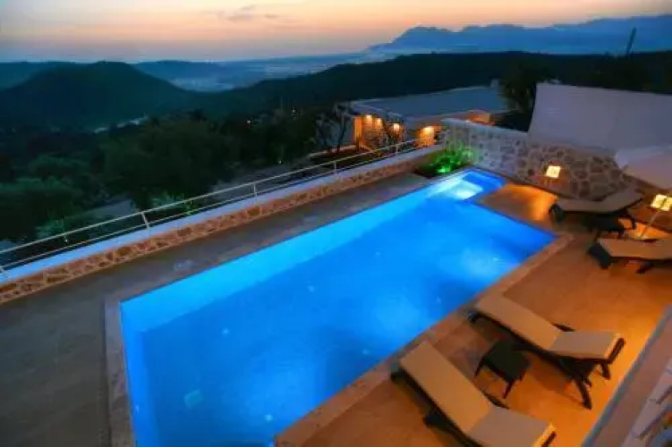 Aldora Villa