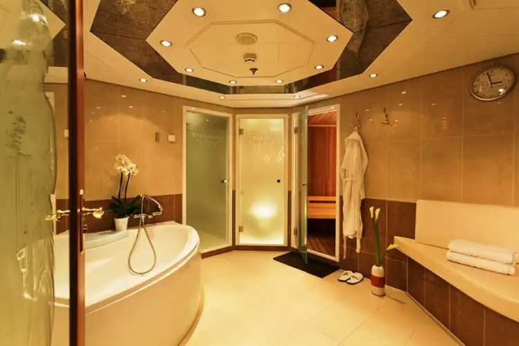 Baxter Hoare Hotelship - Adults only