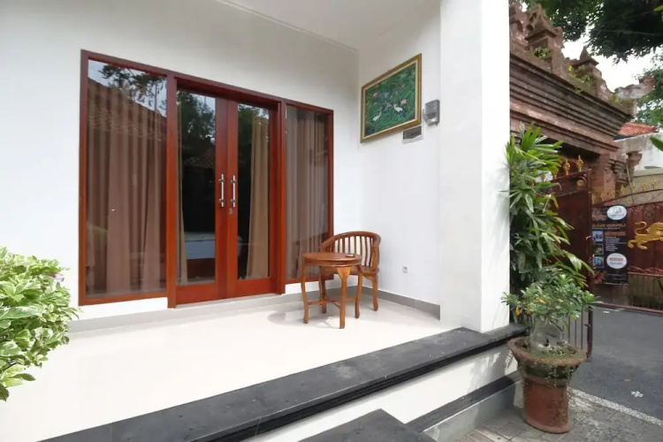Airy Sanur Sekar Waru 18 Bali
