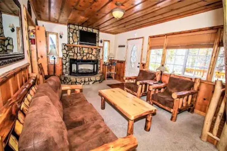 Nine 9 Pines Lodge 537 by RedAwning