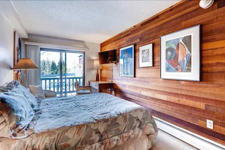 210 Cooper Unit 2B