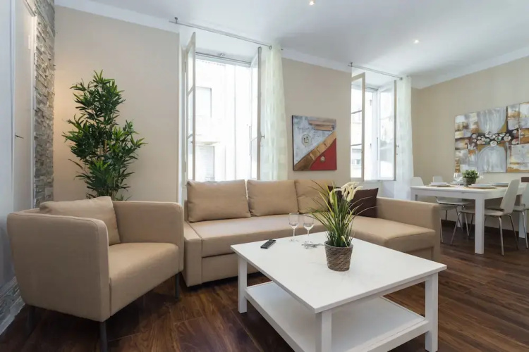 Chocolate - Spacious & Cosy 2-Br Center