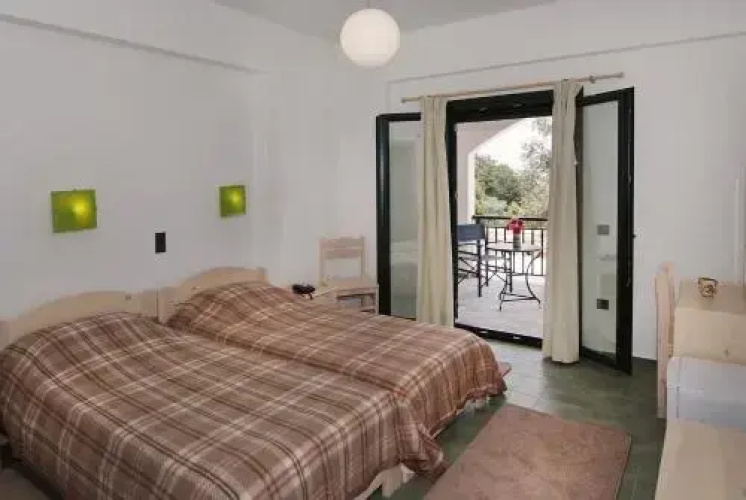 Eri Rooms to Let
