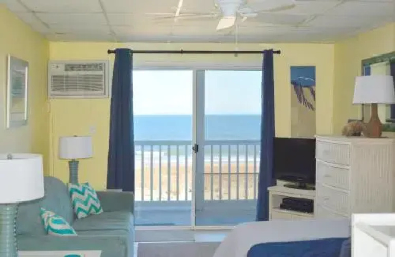 46th St Windjammer 305 1Br Studio