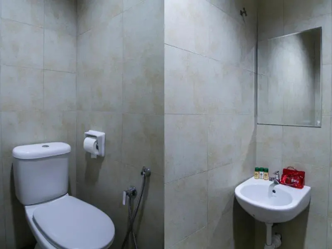 OYO 172 Spring Hotel
