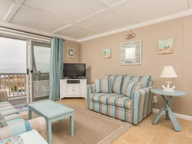 46th St Windjammer 208 1Br Condo