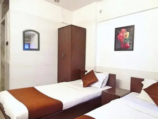 Hotel Twinkle Residency