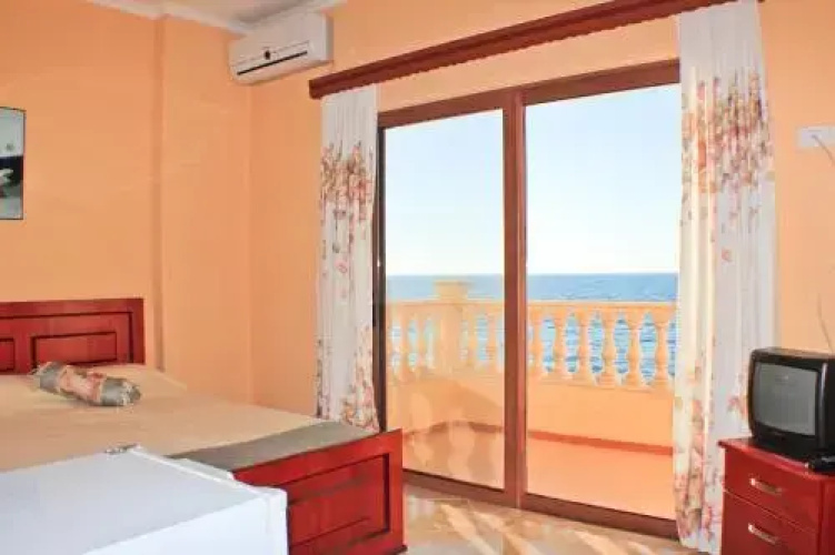Zinos Rooms
