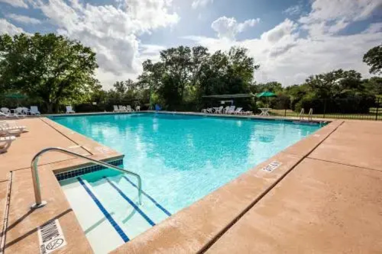 Lake Whitney Camping Resort Cabin 1