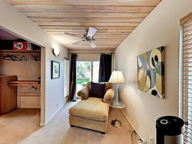 576 E Desert Holly Circle Home