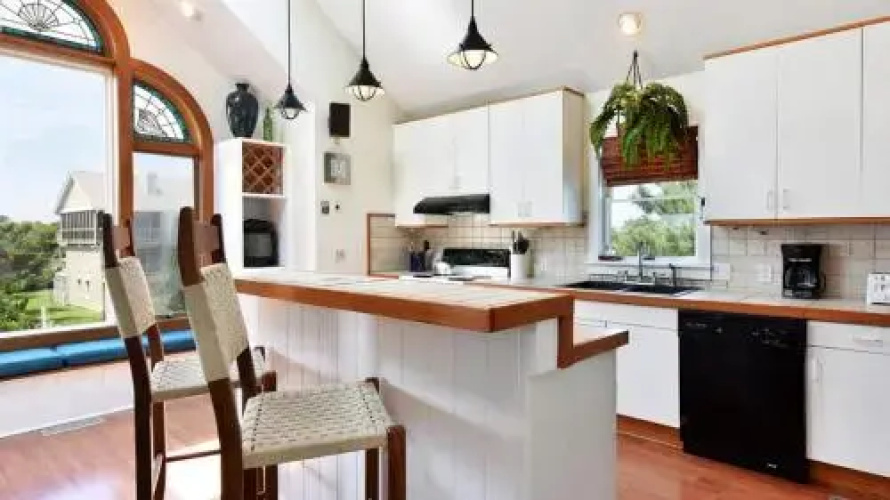Bayley's Light - 5 Br Home