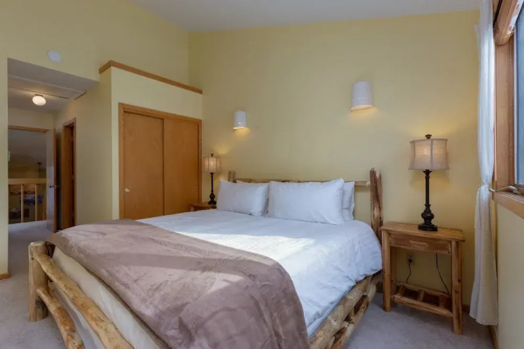 31 Buffalo Drive - 3 Br Townhouse