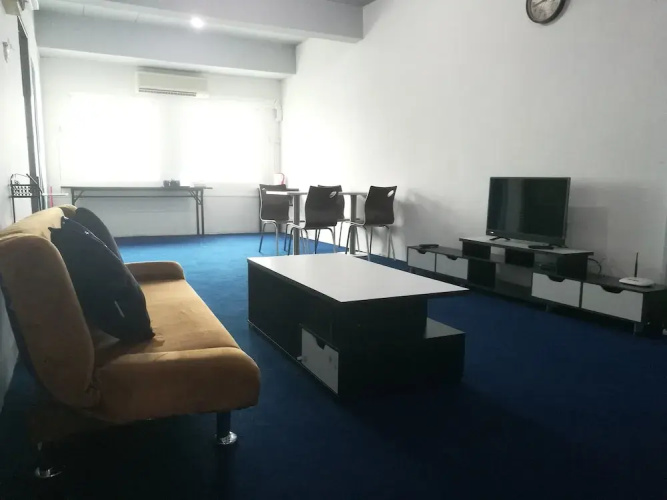Oceanus Backpackers Hostel