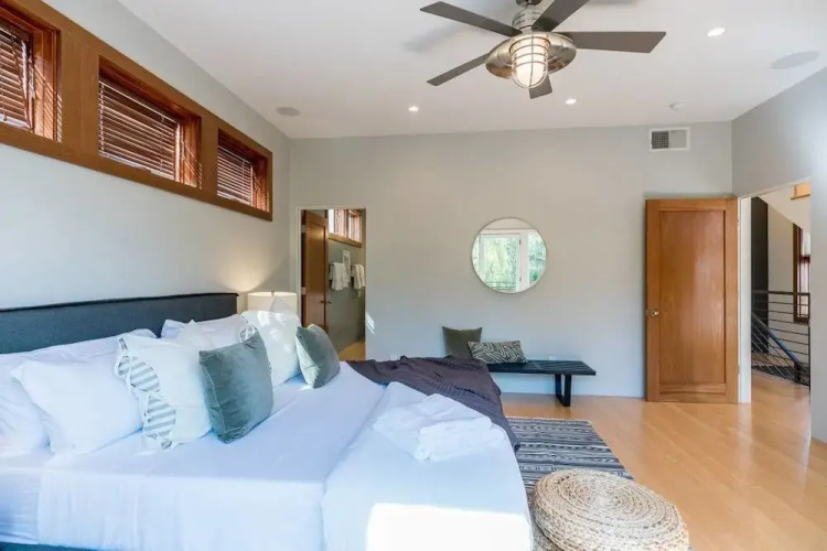 New Architectural House Rooftop Deck 3BD