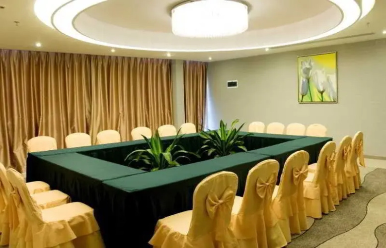Friends International Ack-cyber Hotel